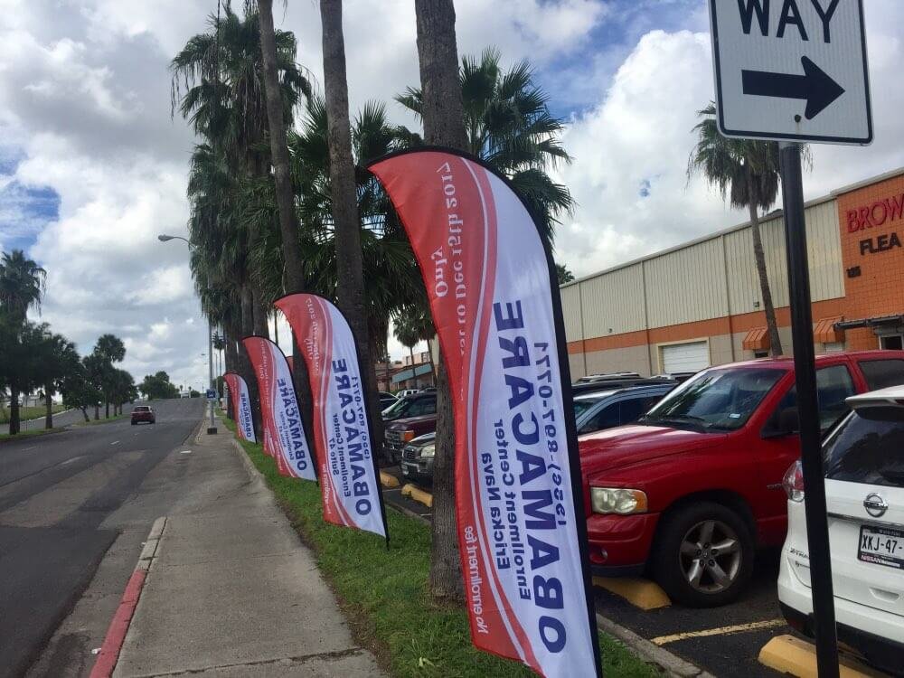 Custom Feather Flags: Catching the Eye and Boosting Business