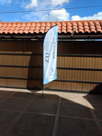 Custom Feather Flags: Catching the Eye and Boosting Business